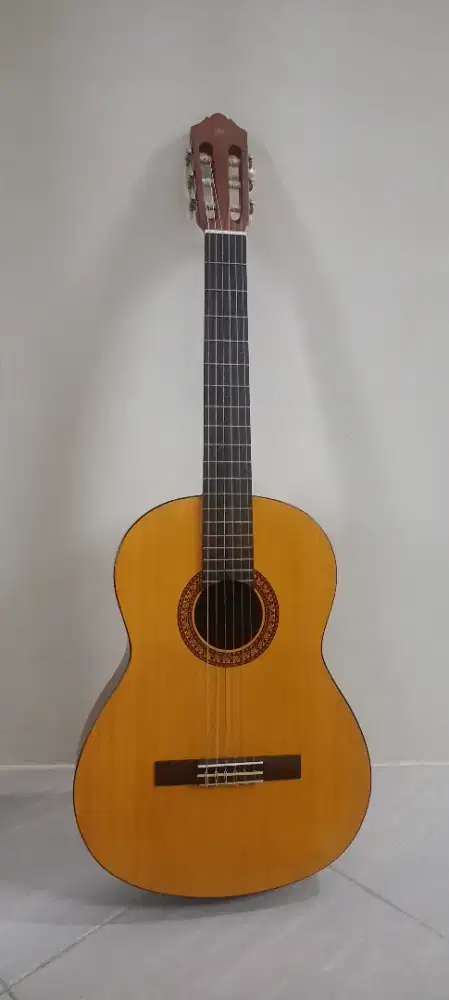 Gitar akustik Yamaha c315 original masih mulus