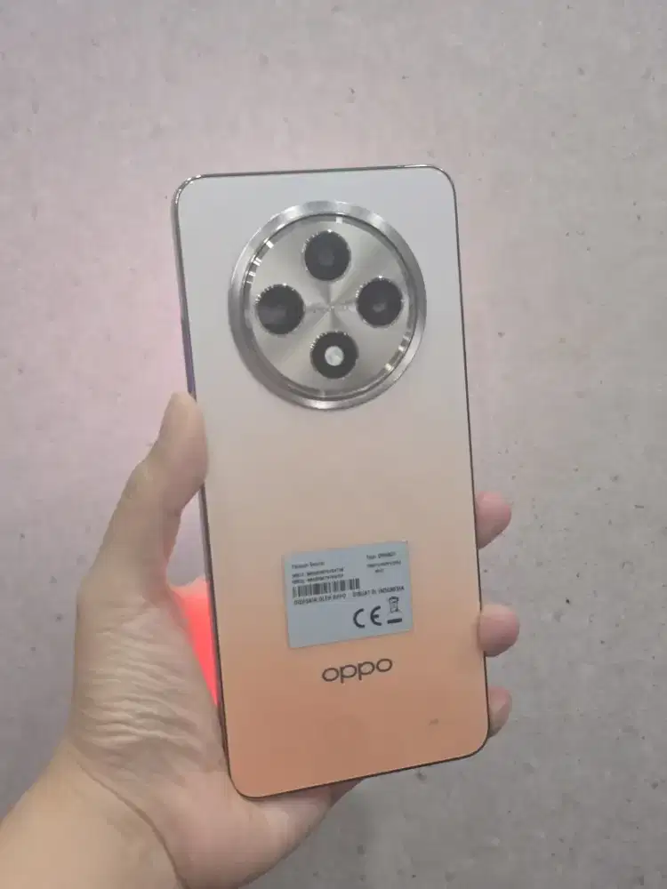 Second Oppo Reno 12F 12+12/256Gb Ex Display