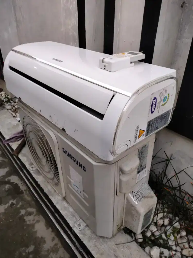 Menerima AC seken / rusak