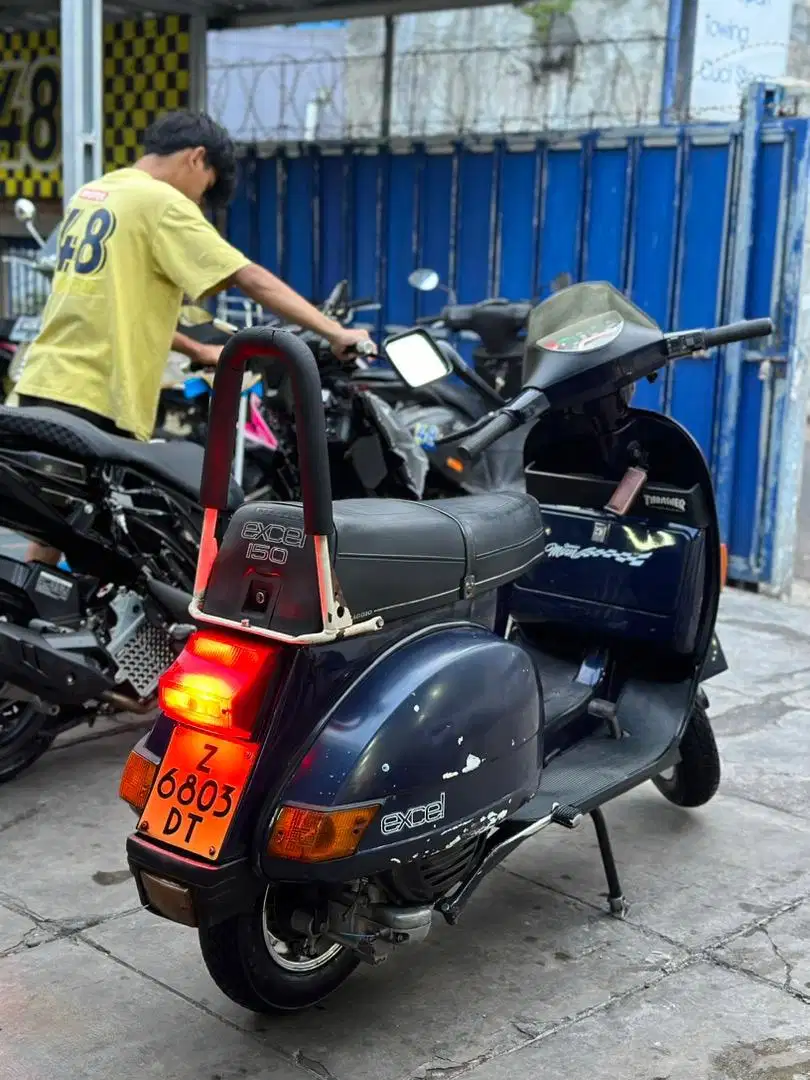 Vespa excel 150