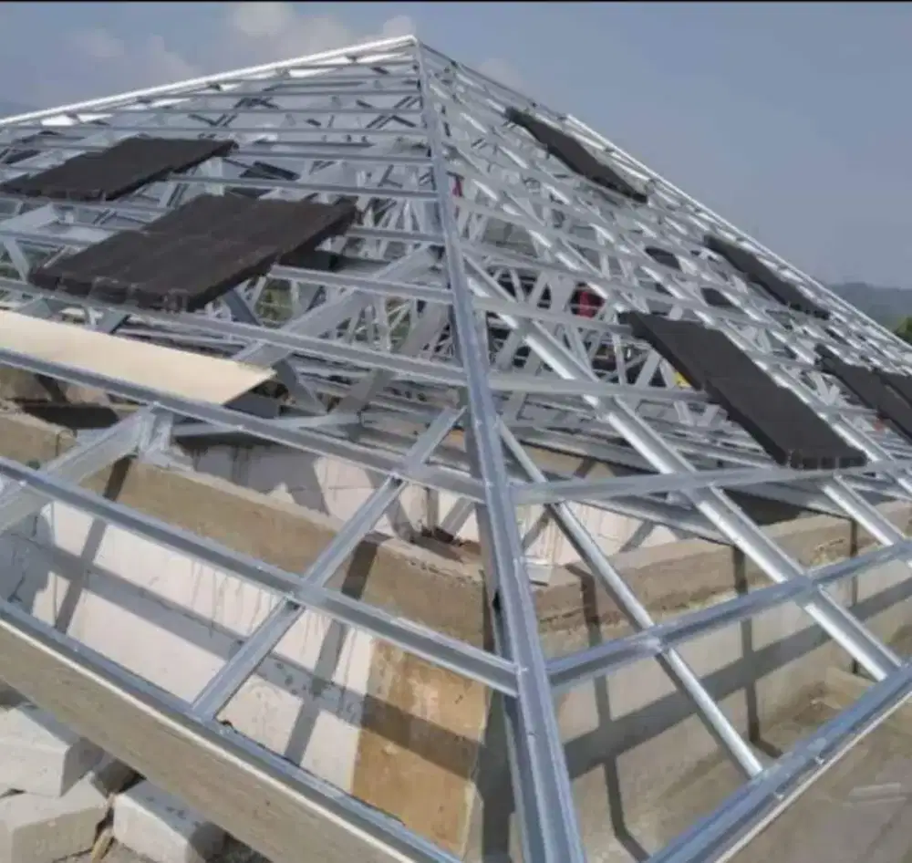 Rangka Atap Baja Ringan.