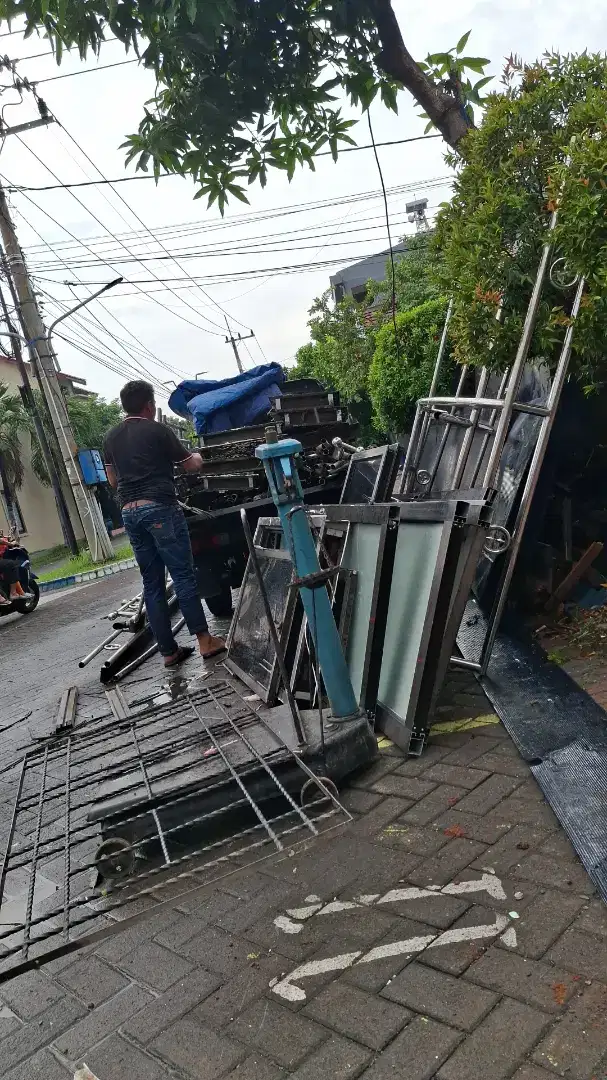 Rombeng jual beli barang bekas rongsok pangilan