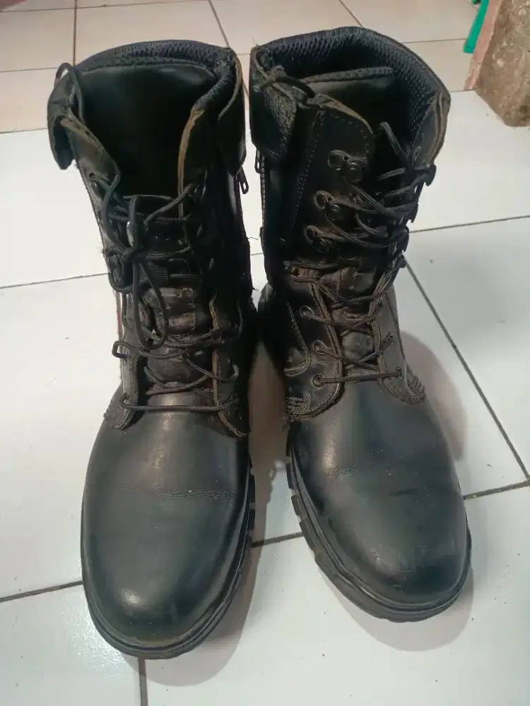Sepatu Boots / PDL