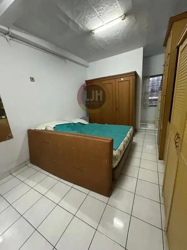 Rumah 2 Stengah Lantai Disewakan Di Sunter Kirana, Jakarta Utara