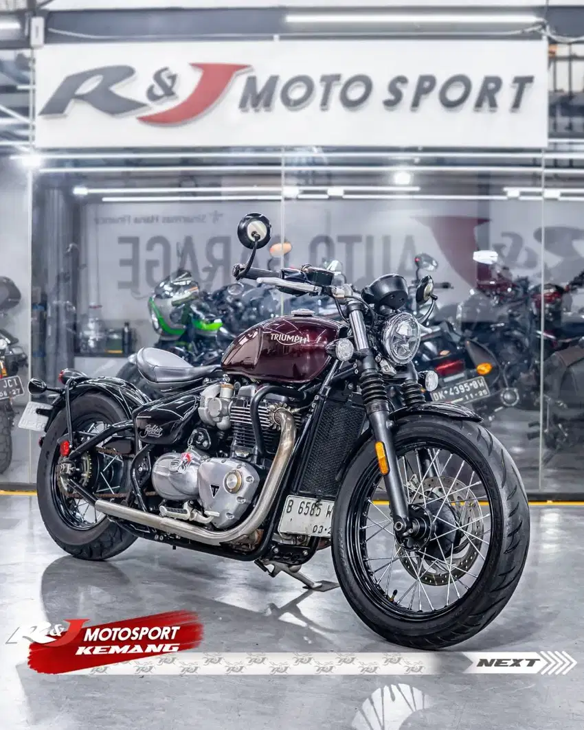 LOW KM 5000 Triumph Bobber bonevile 1200 Nik 2018 Good Condition