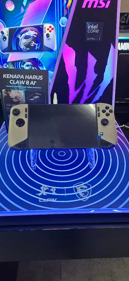 Handheld MSI Claw 8 AI+ SUPER PACK core ultra 7