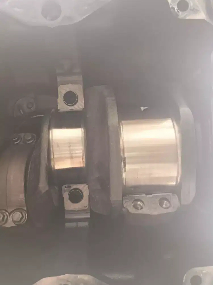 Kruk as / crankshaft 8131247 Volvo D16E GENUINE