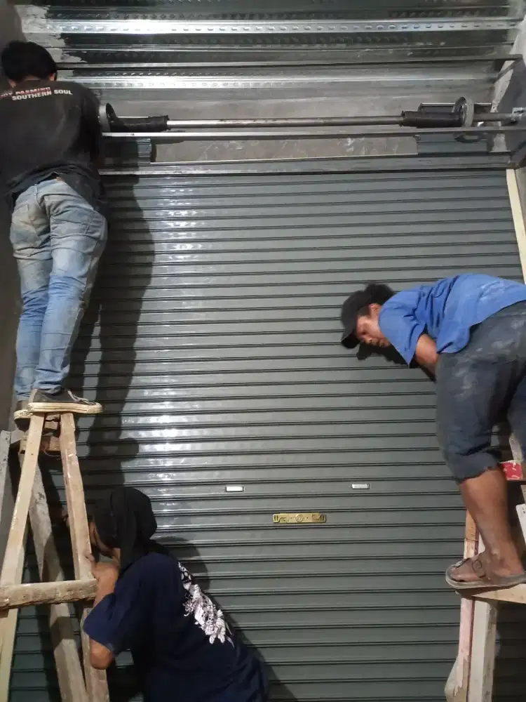 Tukang rolling door panggilan