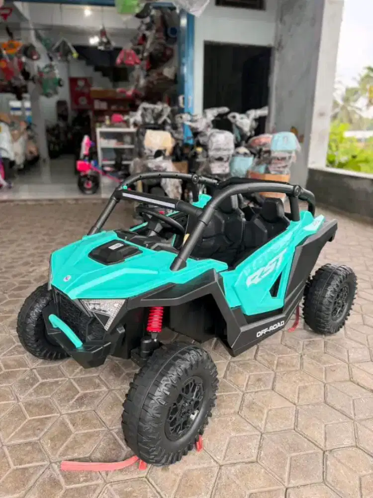 Promo Mobil Aki Jeep Rst stir dipinggir, UK bsar, bergaransi mesin