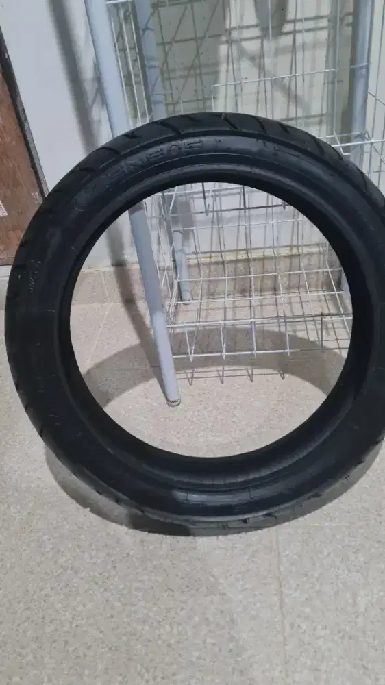 Ban motor merek zeneous