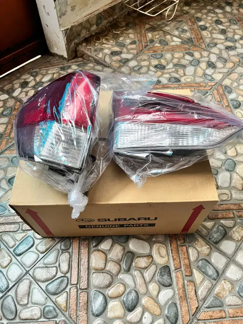 Mika Lampu kiri Subaru Forister