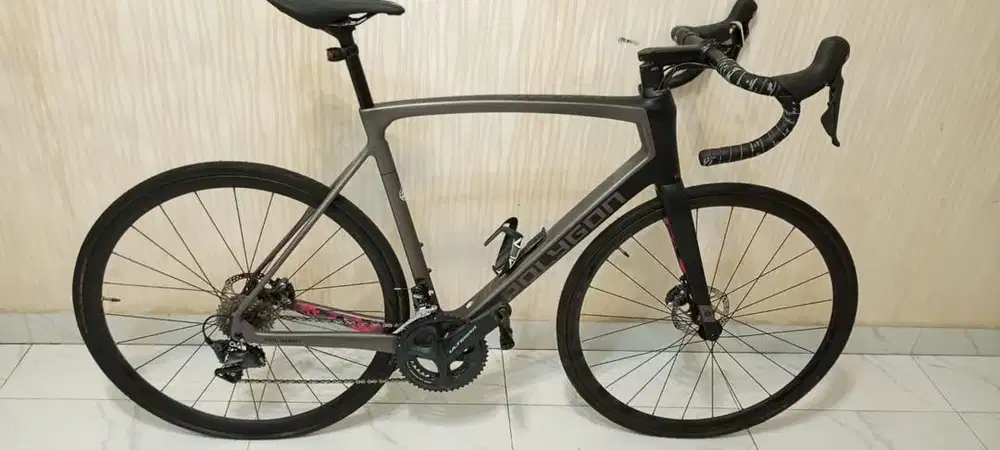 Polygon STRATTOS S8D 700CX554 XL Tahun 2022