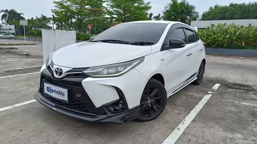 Cat Ori - Toyota Yaris 1.5 GR Sport Bensin AT 2022 Putih VOY