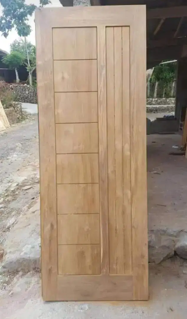 Pintu kusen bahan kayu jati dan mahoni