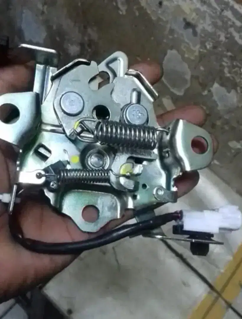 Hoodlock kap mesin T.Raize