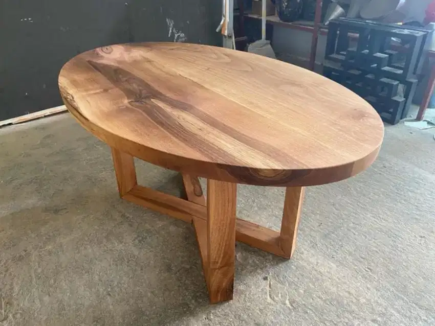 Meja ovall kayu jati kering