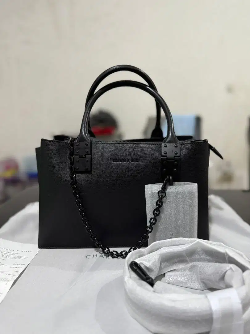 Tas charles and keith chain full