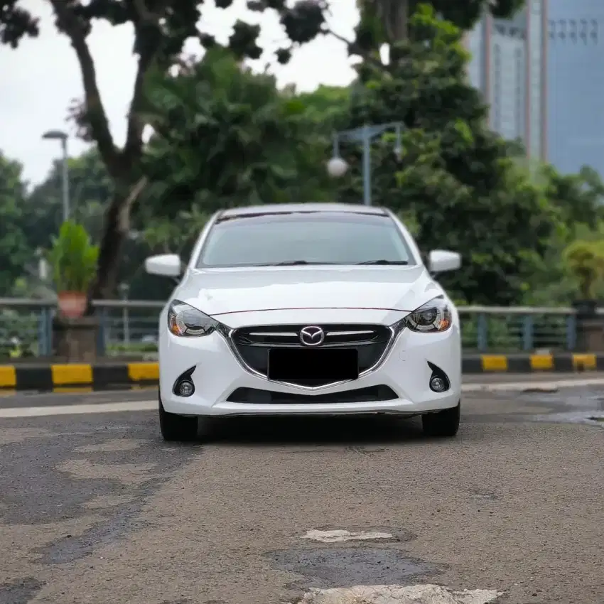 MAZDA 2 R AT PUTIH 2016, TDP: 9.9JT ALL IN
