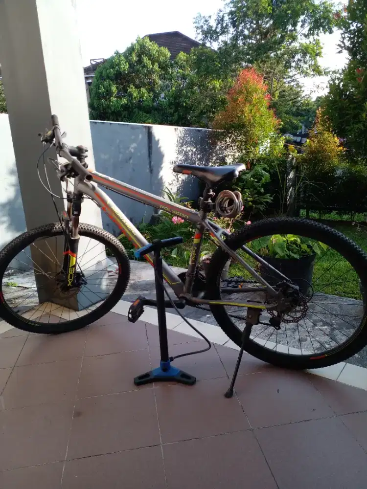 Sepeda Polygon dan pompa ban