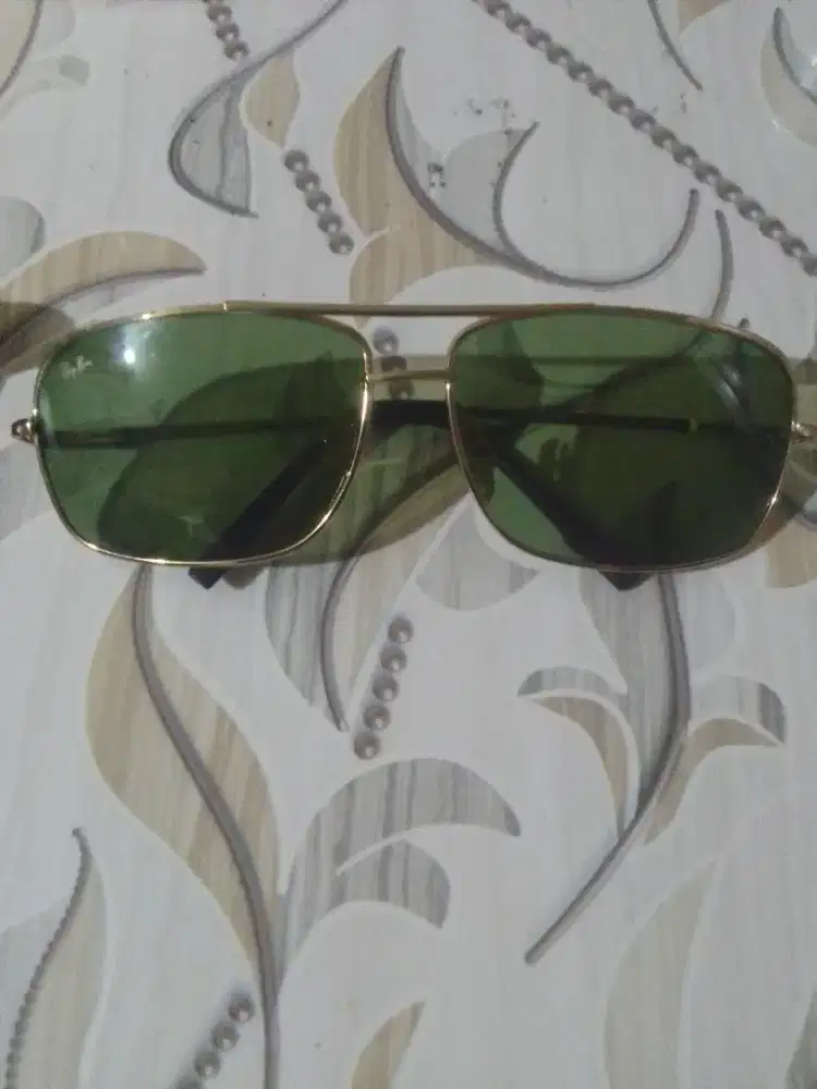 Kaca Mata Merk Ray Ban Original,.beserta sarung nya.