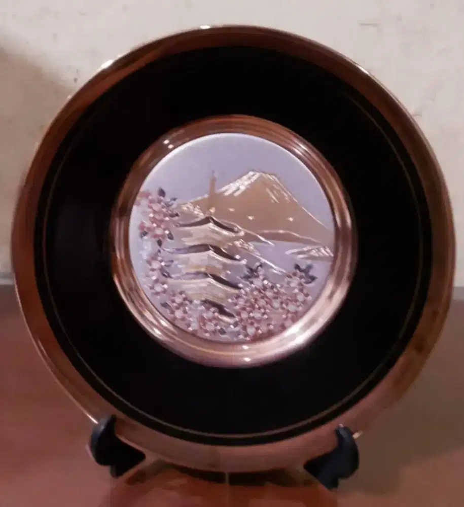 Piring hias gunung fuji & pagoda (jepang)