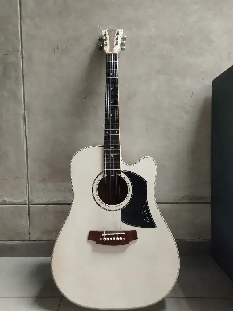 gitar akustik elektrik