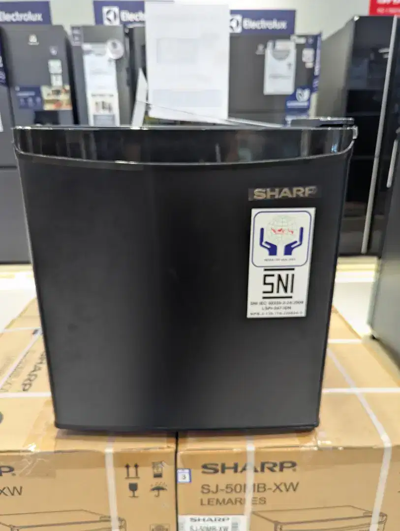 Kulkas Sharp Mini Bar 50 L
