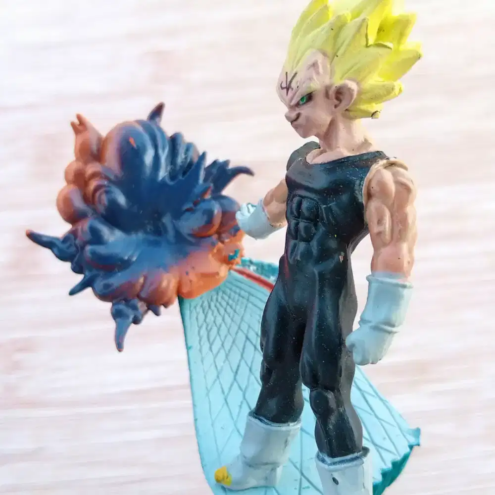 Mainan Diorama Figure Majin Bezita / Vegeta Dragon Ball Toys Bekas