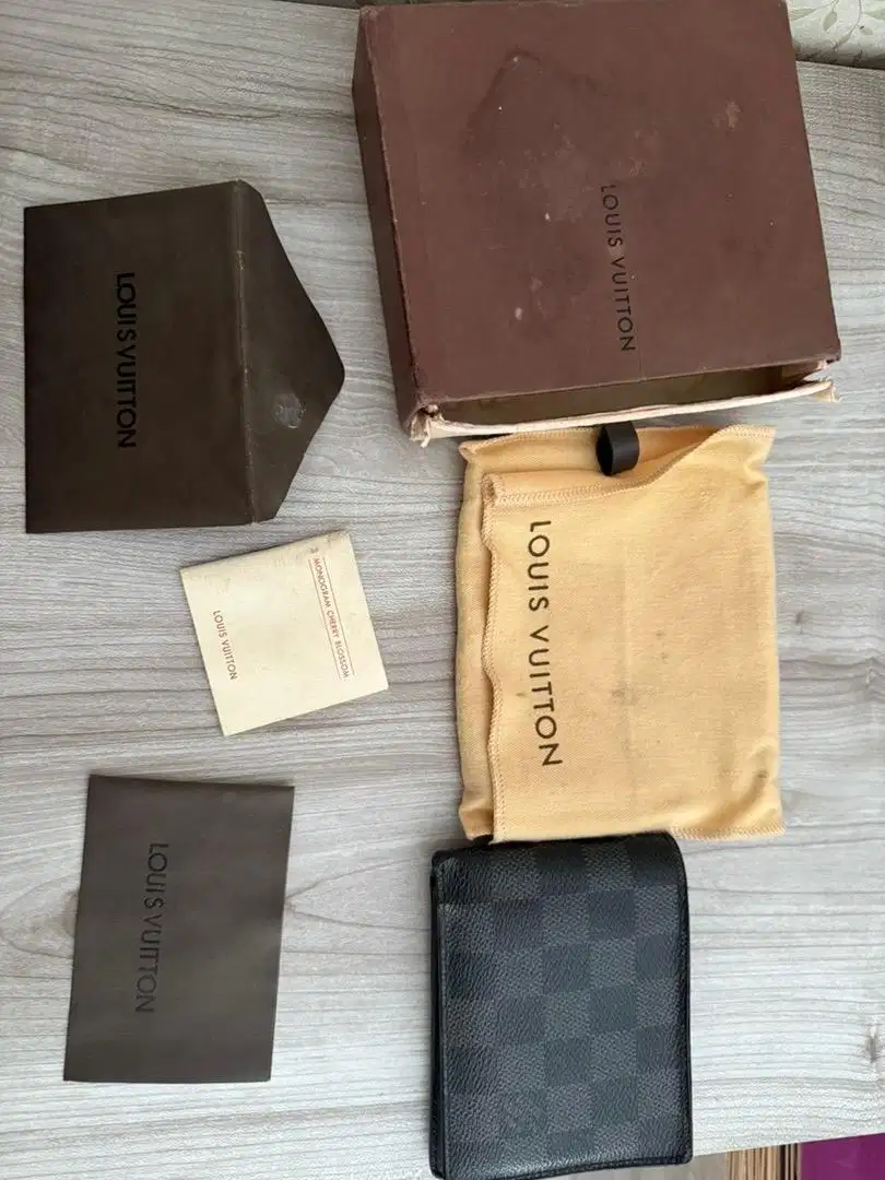 dompet LV komplit set dan original