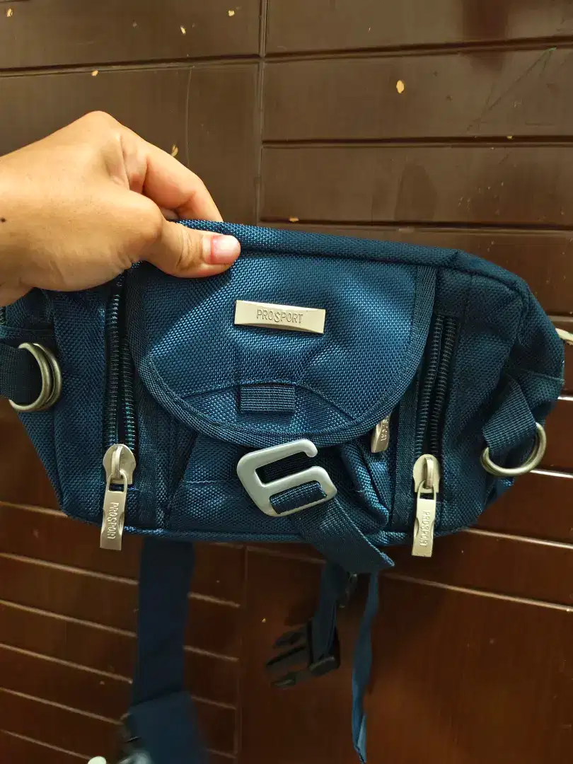Waist bag /tas pinggang warna biru tua, masih gress