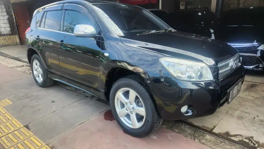 Toyota Rav4 2.4 th 2008 AT siap.pakai