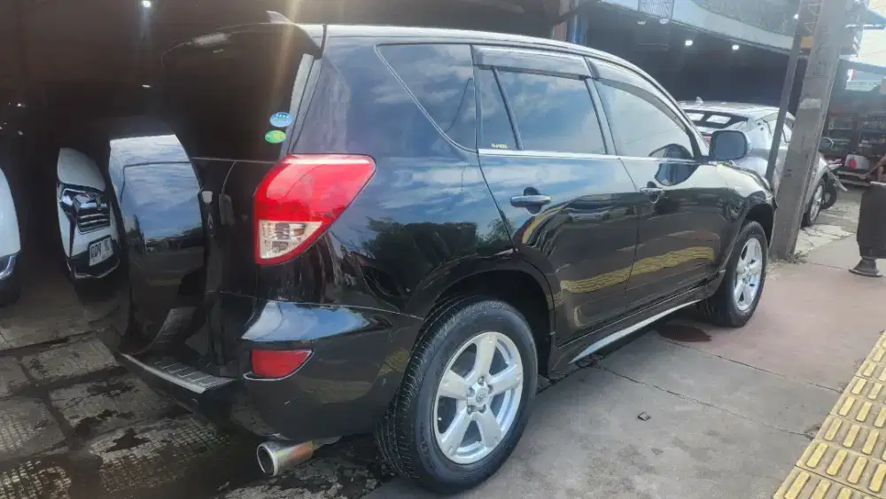 Toyota Rav4 2.4 th 2008 AT siap.pakai