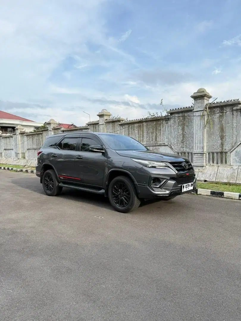 Fortuner Vrz Trd 2020 kick sensor