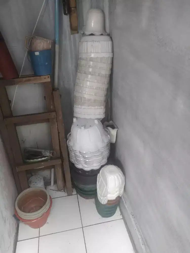 Pot bunga bekas masih bagus