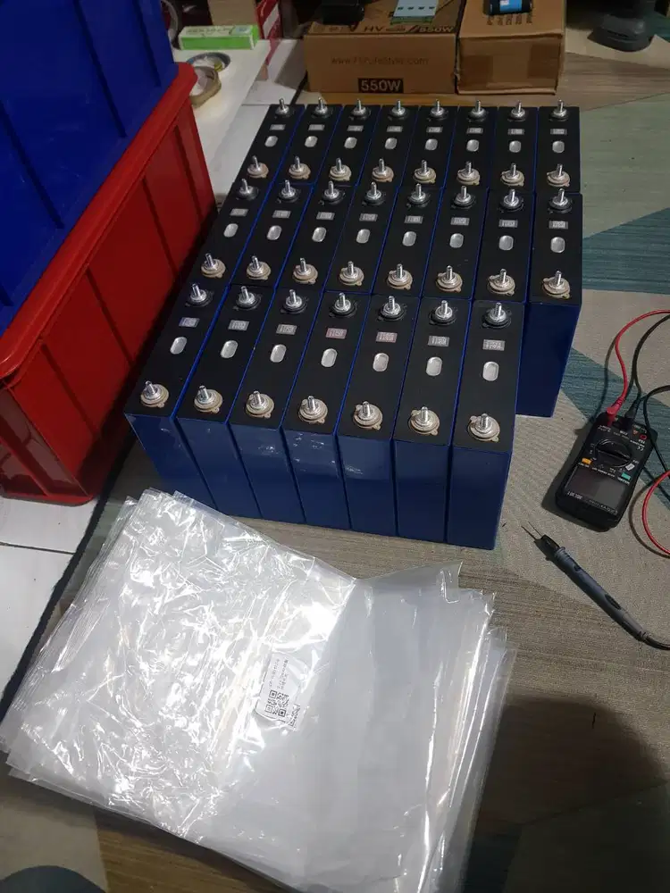 Baterai Lithium IronPhosphate Lifepo4 Parismatic 3,2v 120Ah