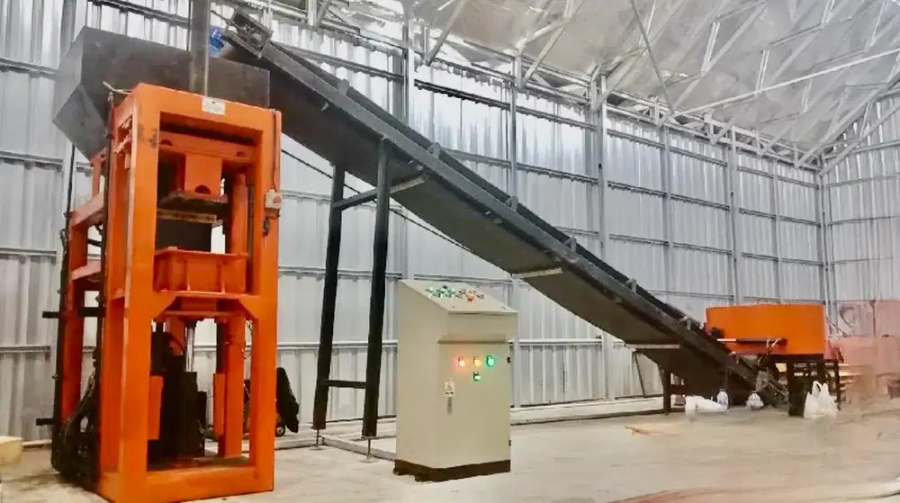 MESIN BATA INTERLOCKING BRICK OTOMATIS