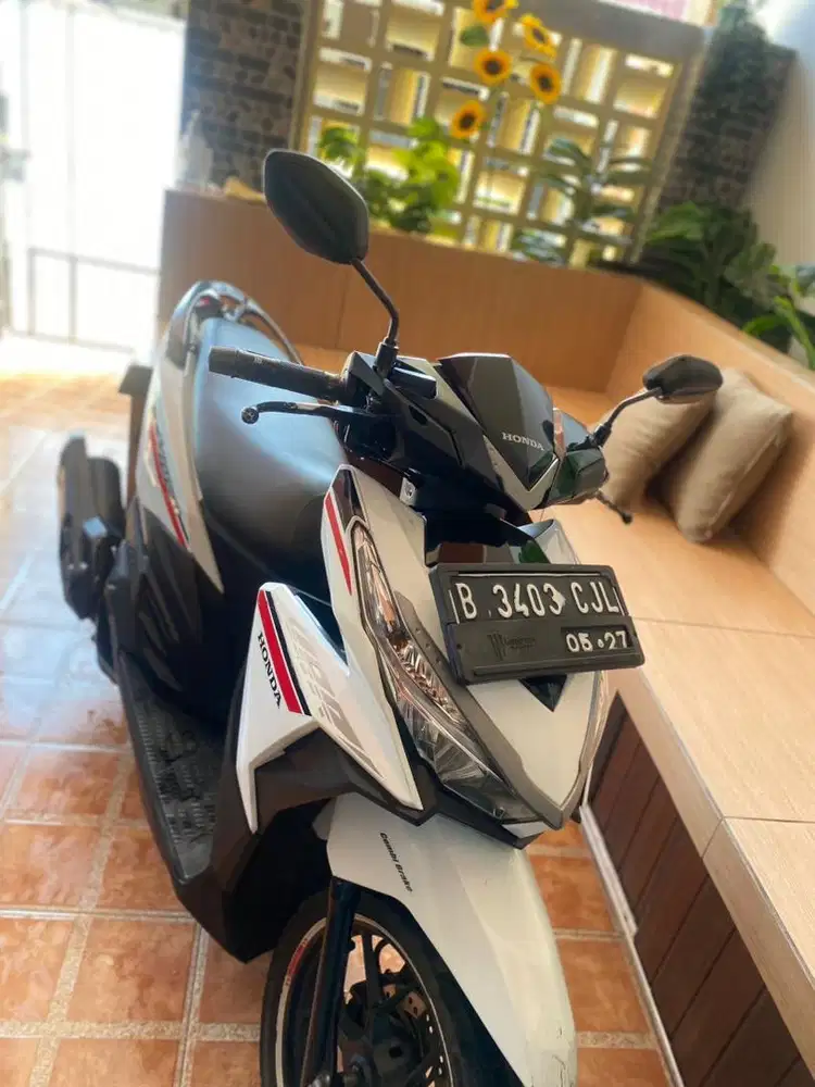 Vario 125 CBS putih 2018