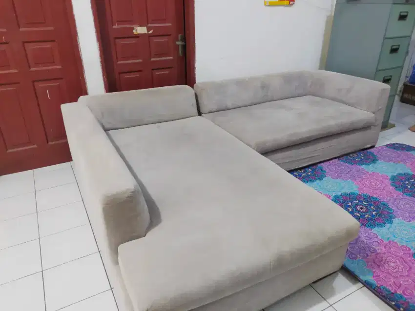 Sofa baldu lembut leter L ukuran jumbo nego wajar