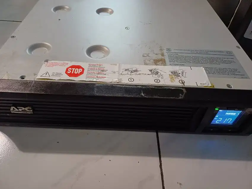 UPS APC SMC2000I-2U SMART-UPS C 2000VA LCD RM 2U 230V (Second)