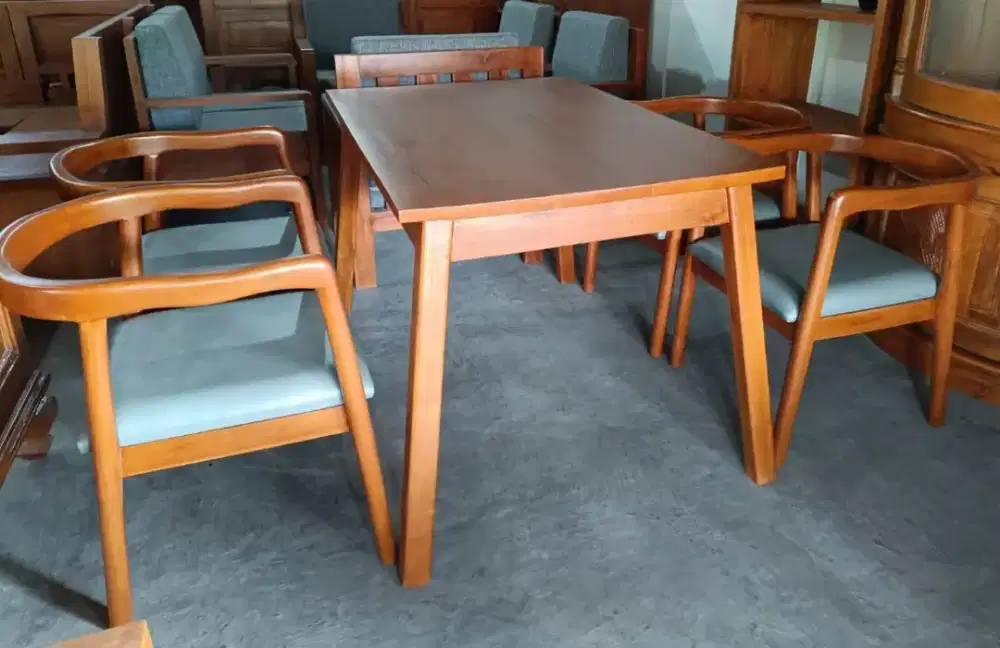 Set meja makan jati
