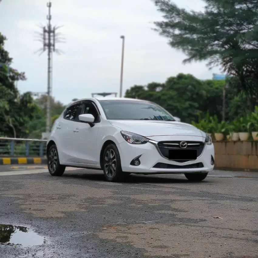 [ DP 9.9 JUTA ] MAZDA 2 R AT 2016 AVG KM : 11.200 / THN