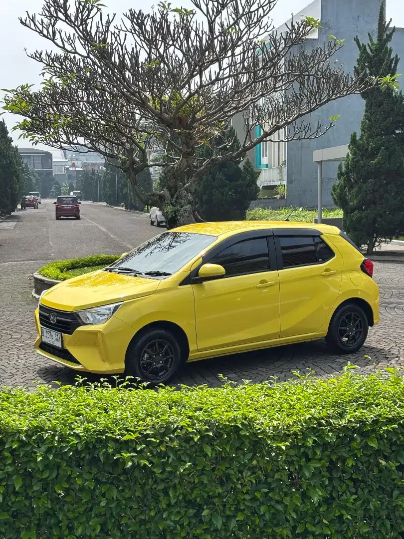 DAIHATSU AYLA X M/T 2023 KM. 900 SEPERTI BARU