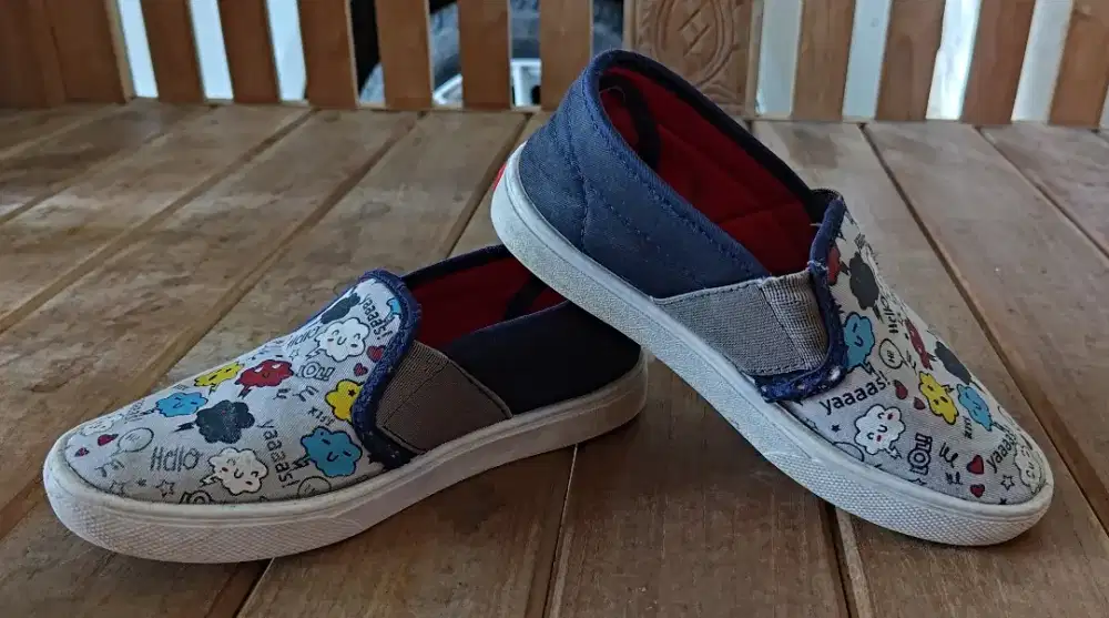 Sepatu Slip On Anak