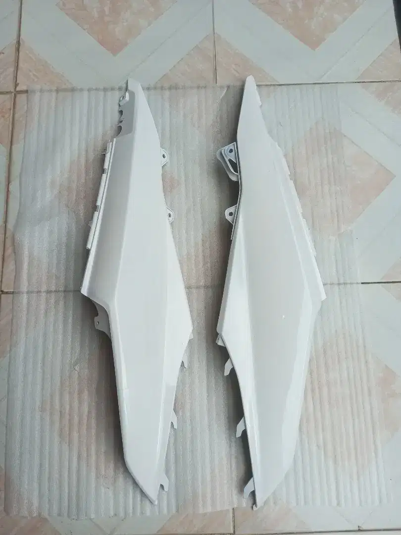 Cover Body Belakang Honda Beat Esp Fi 2012-2014 sepasang - Putih