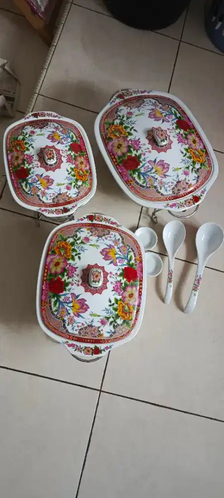 Prasmanan set keramik