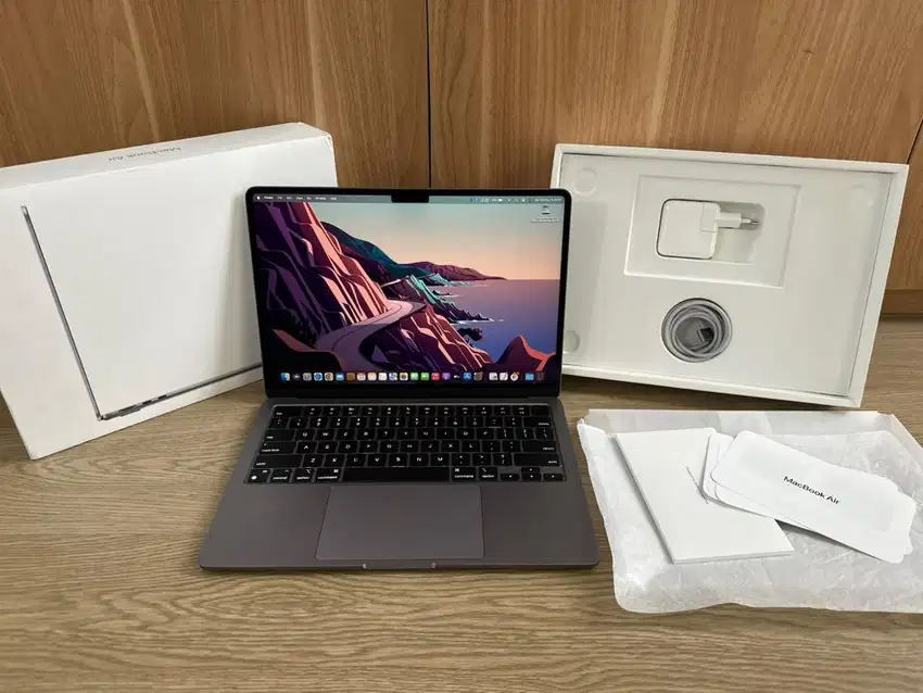 iBox Macbook Air M2 16/256GB Garansi Aktif