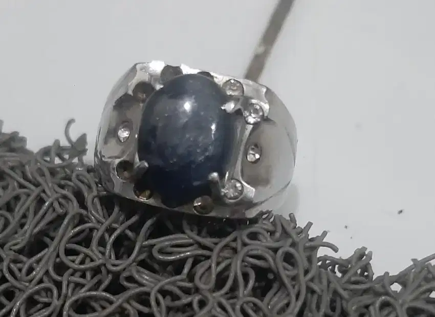 Batu belue Shafir selon Joss mewah
