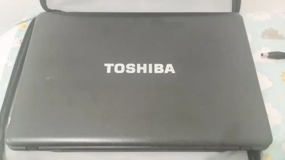 Jual Laptop toshiba satelit C660 core I3