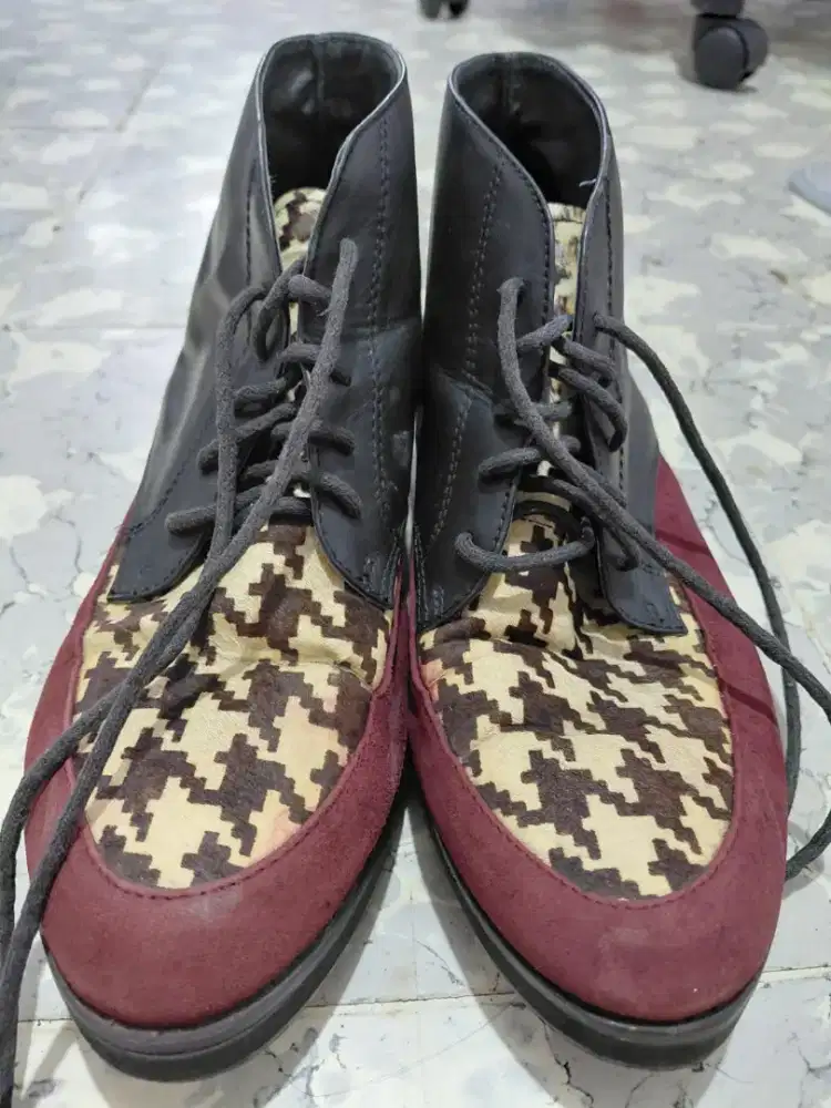 Sepatu boot wanita staccato