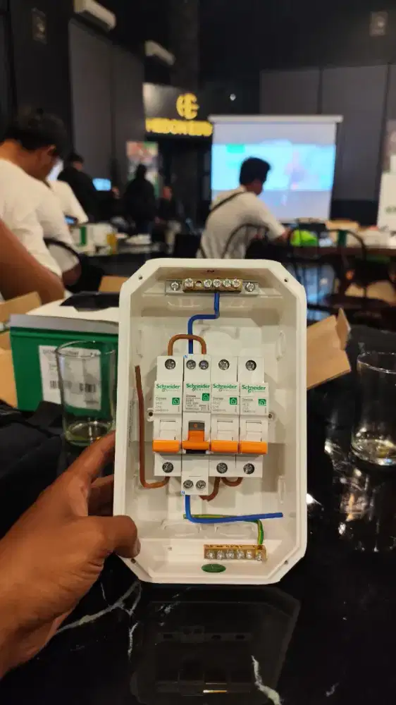 Tukang Listrik 1phase 3phase